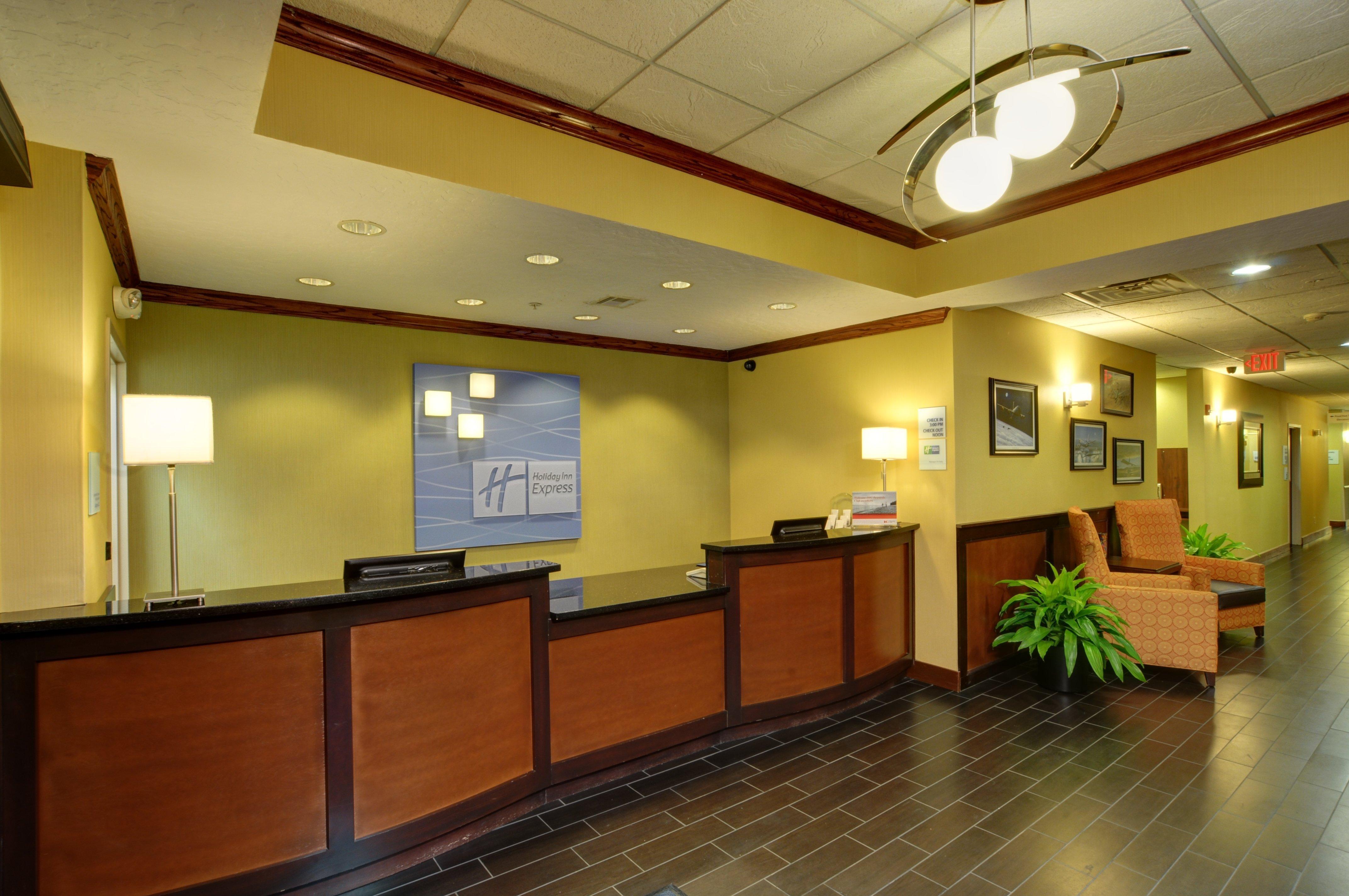 Holiday Inn Express & Suites Midwest City By Ihg Exterior foto