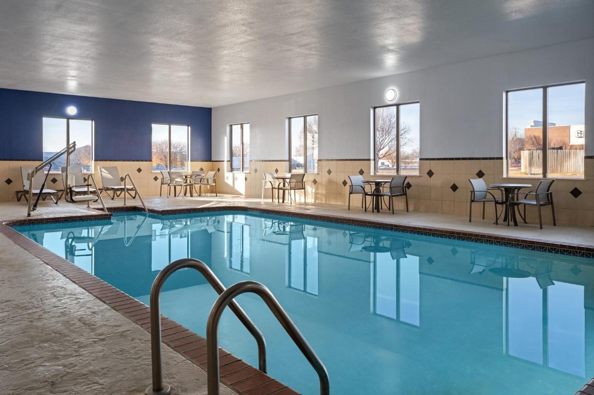Holiday Inn Express & Suites Midwest City By Ihg Exterior foto
